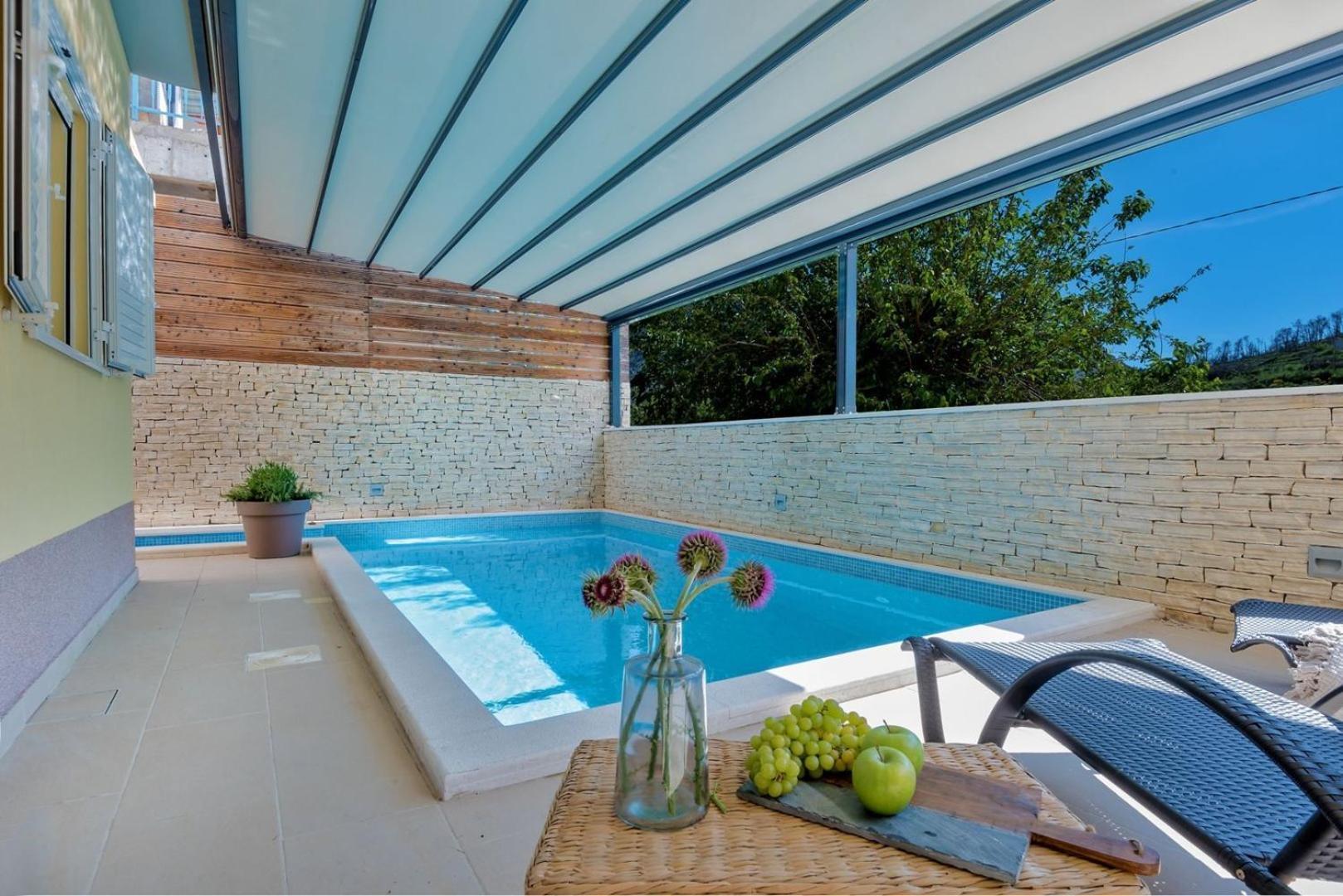 Luxury Villa Lelu With Heated Saltwater Pool, Parking, High Speed Internet, Bbq, Zrnovnica Exterior photo